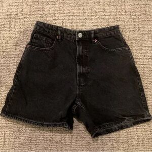 Zara women’s mom denim jean shorts in black